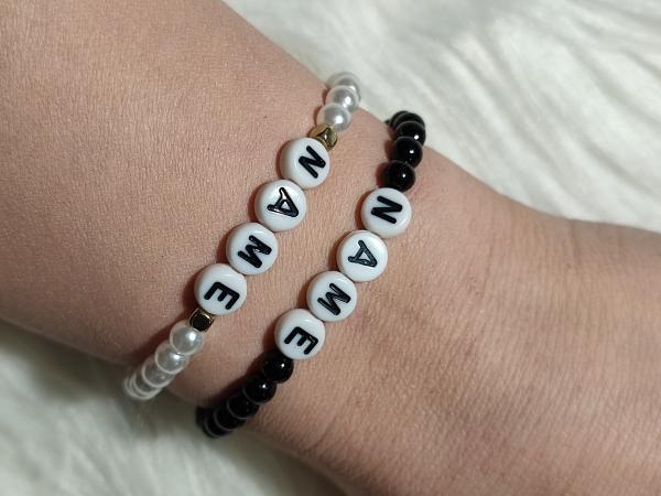 Partnerarmbänder mit Namen