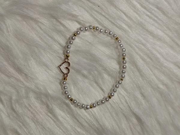 Armbänder Herz weiß