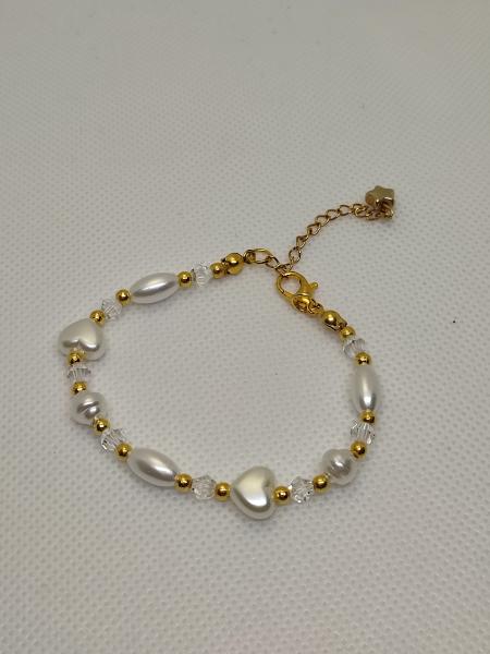 Armband mit Herzperlen