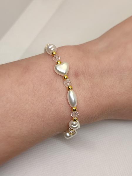 Armband mit Herzperlen